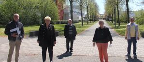 Rm Naumann (l.), Fraktionsvorsitzende Lipinski-Naumann (2. v. l.), OV-Vorsitzende Ursula Hühnerfeld u. OV-Vertreter